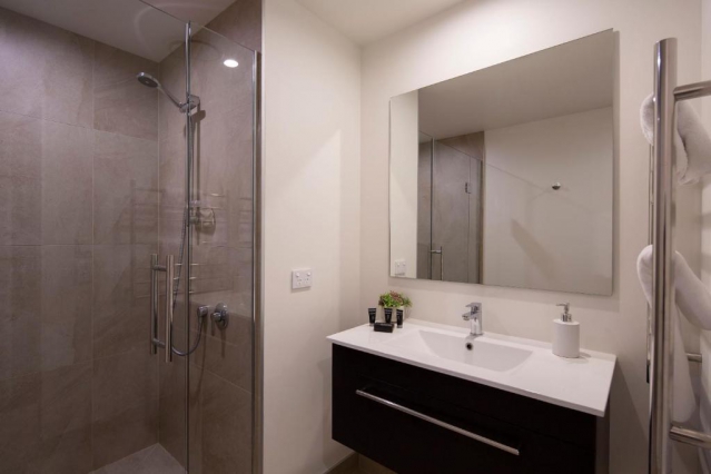 22 Hallenstein Apartments by StaySouth