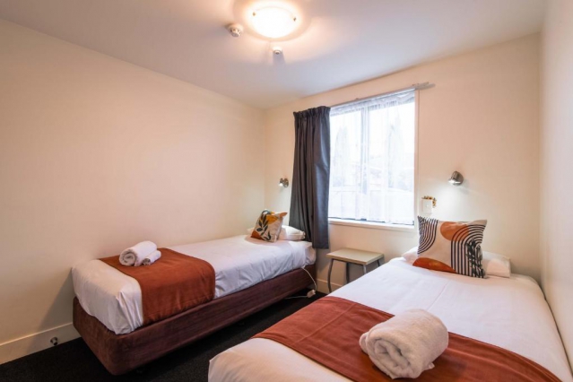 298 Westside Motor Lodge