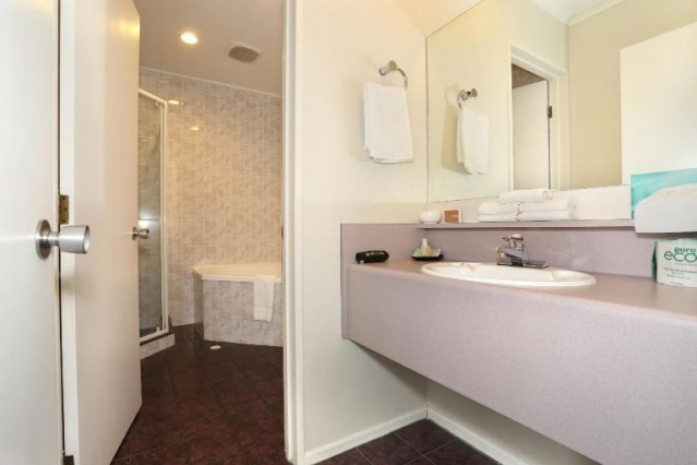 Shadzz Motel & Conference Centre