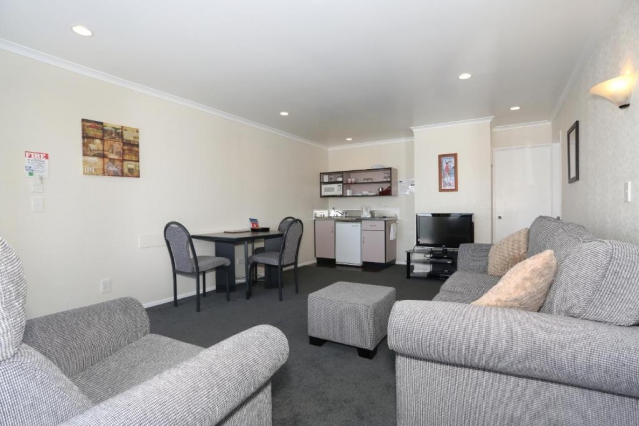 Shadzz Motel & Conference Centre