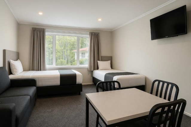 BK's Pioneer Motor Lodge