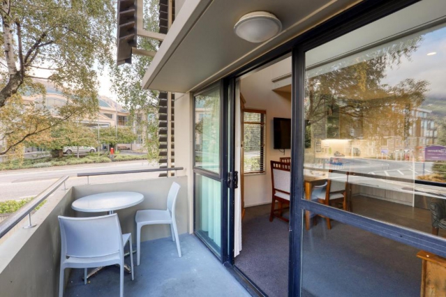 Garden Court Suites & Apartments