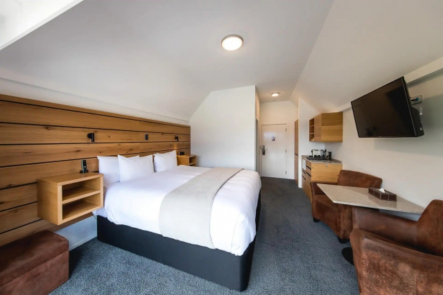 Lomond Lodge Motel & Apartments