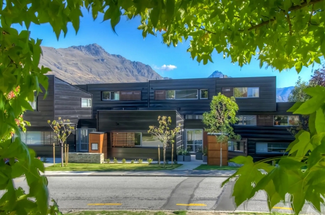 22 Hallenstein Apartments by StaySouth