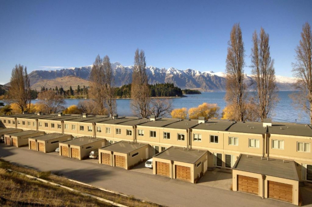 Esplanade Queenstown by StaySouth