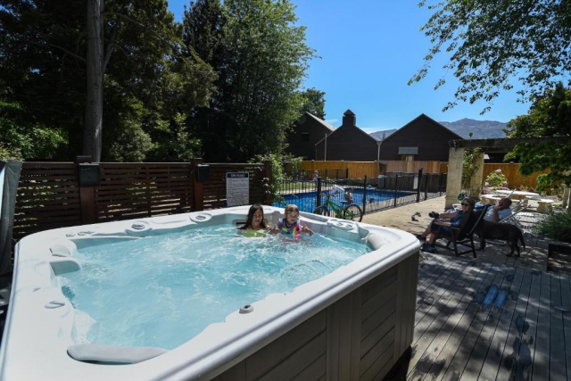 Manata Homestead & Lodge