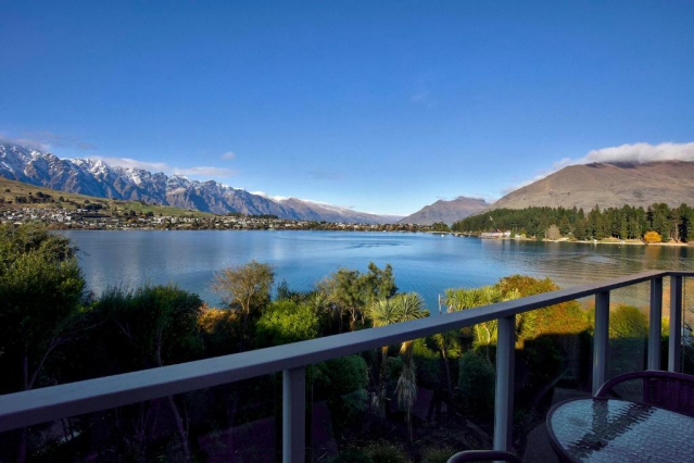 Spinnaker Bay Apartments