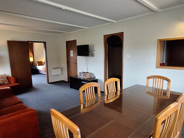 Discovery Country Time Hotel