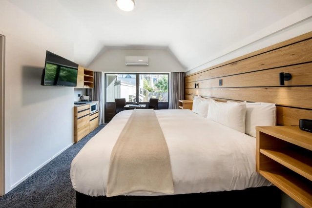Lomond Lodge Motel & Apartments