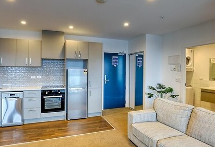 Ramada by Wyndham Victoria Street West