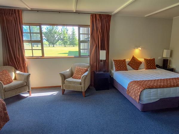 Discovery Country Time Hotel