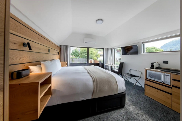 Lomond Lodge Motel & Apartments