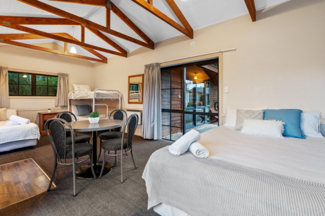 Tasman Holiday Parks - Te Anau