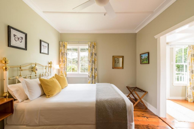 Arcadia Lodge Russell