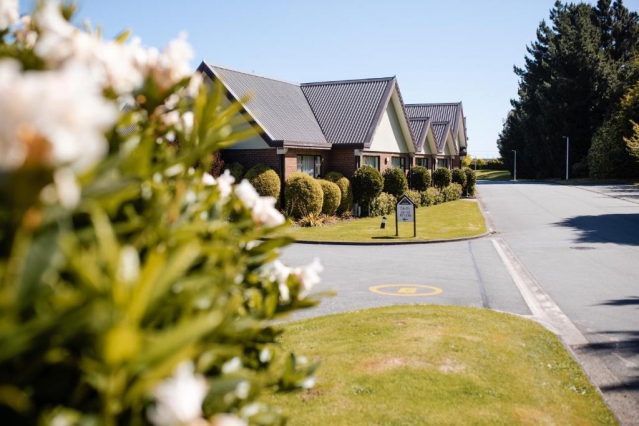 Ascot Park Hotel