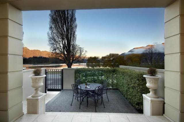 Esplanade Queenstown by StaySouth