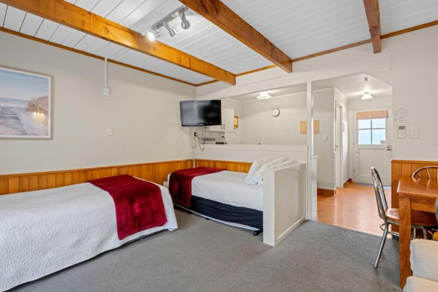 Cottage Mews Motel 