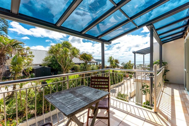 Beachfront on Waiheke 