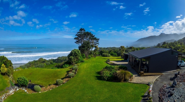 Breakers Boutique Accommodation