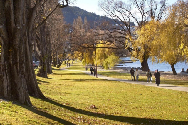 Esplanade Queenstown by StaySouth
