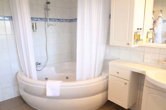 Admiralty Lodge Motel