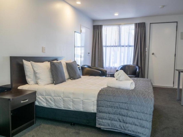 Durham Court Motor Inn