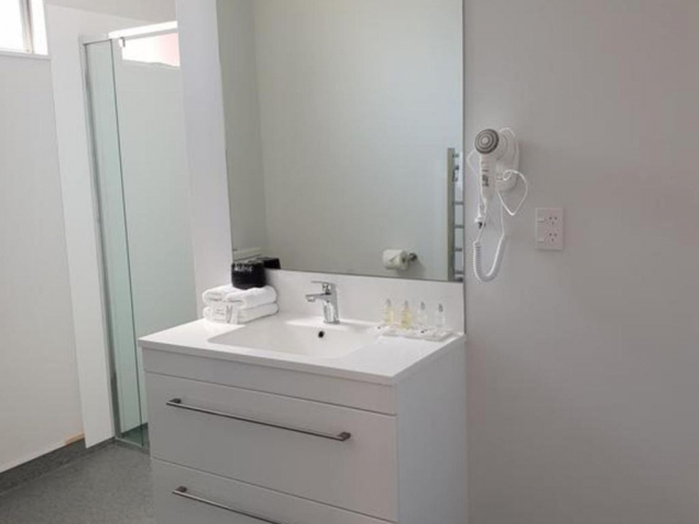 Durham Court Motor Inn