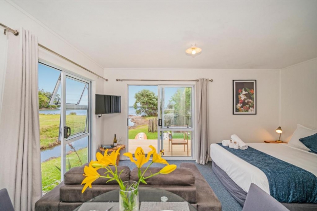 Coromandel Shelly Beach TOP 10 Holiday 