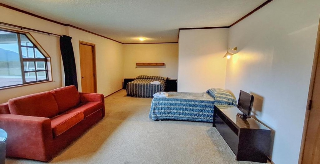 Discovery Country Time Hotel