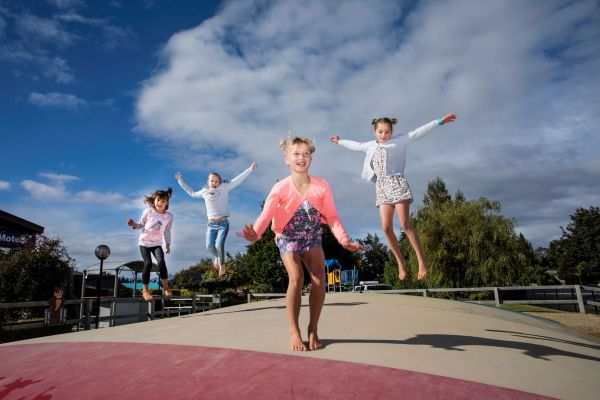 Te Anau Top 10 Holiday Park