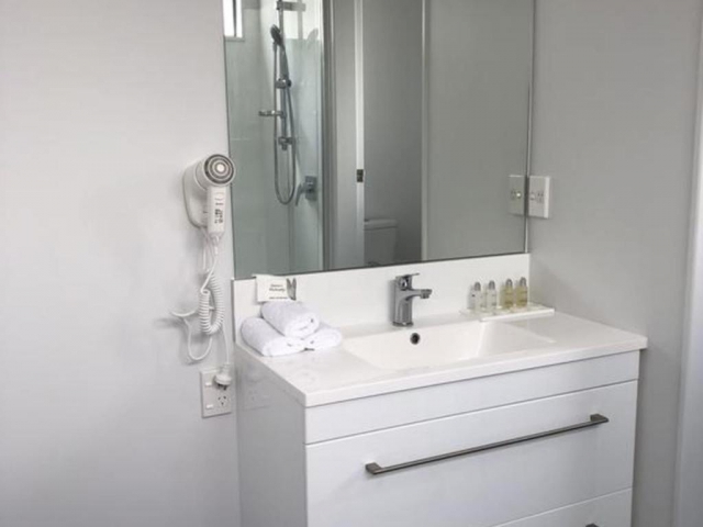 Durham Court Motor Inn