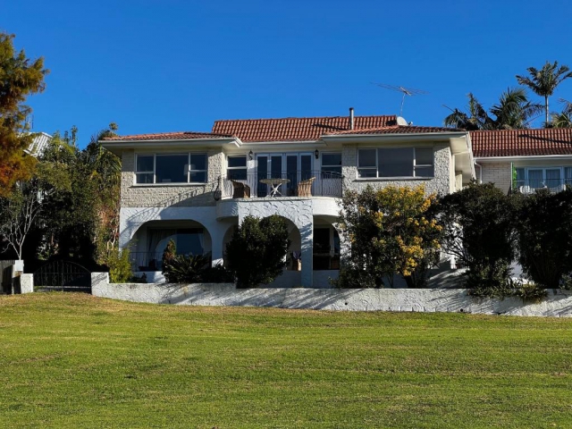 Waiake Beach Apartments