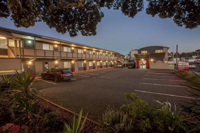 Landmark Manor Motel