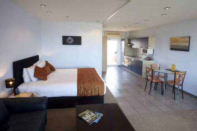 Admiralty Lodge Motel