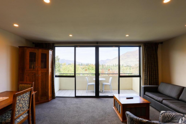 Garden Court Suites & Apartments