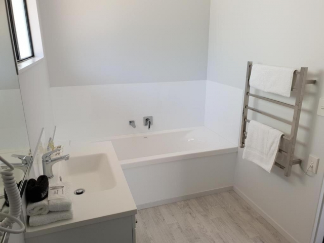 Durham Court Motor Inn