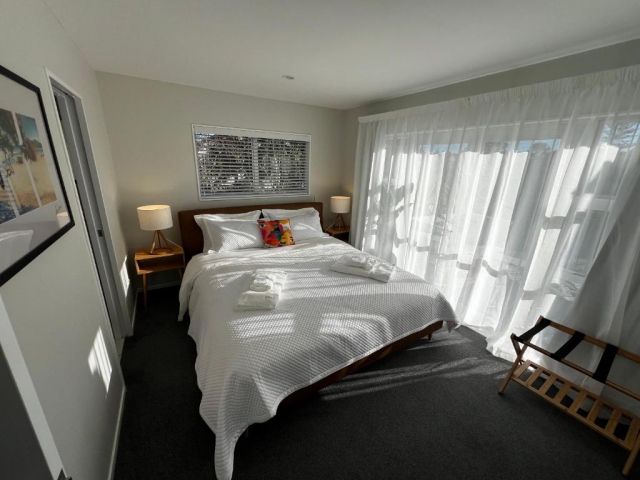 Waiake Beach Apartments