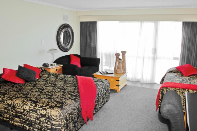 Picton Beachcomber Inn