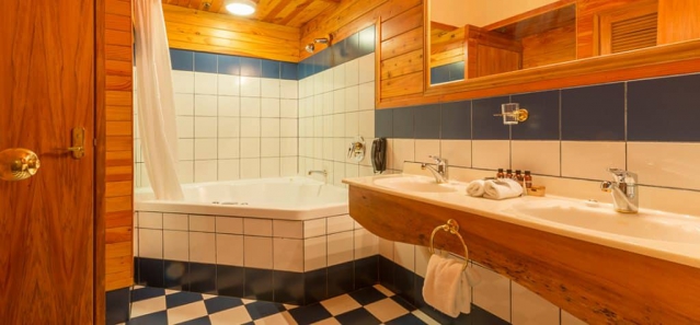 Powderhorn Chateau