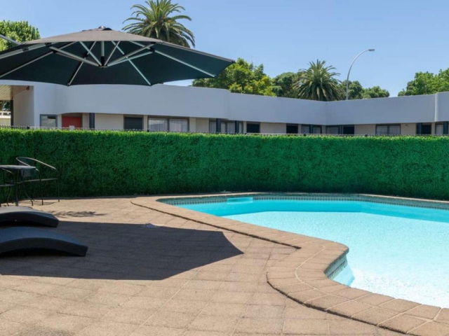 Durham Court Motor Inn