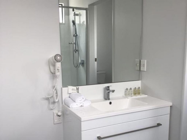 Durham Court Motor Inn