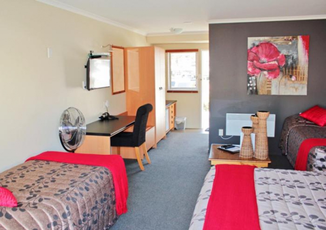 Picton Beachcomber Inn