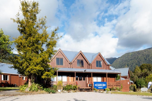 Fox Glacier Lodge and Campervan Park