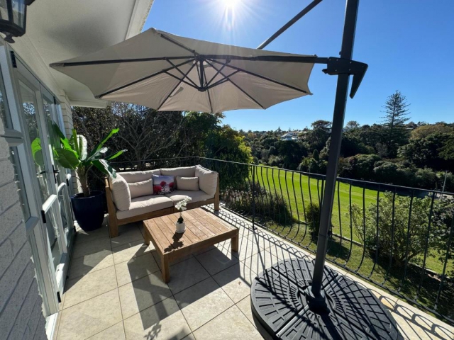 Waiake Beach Apartments