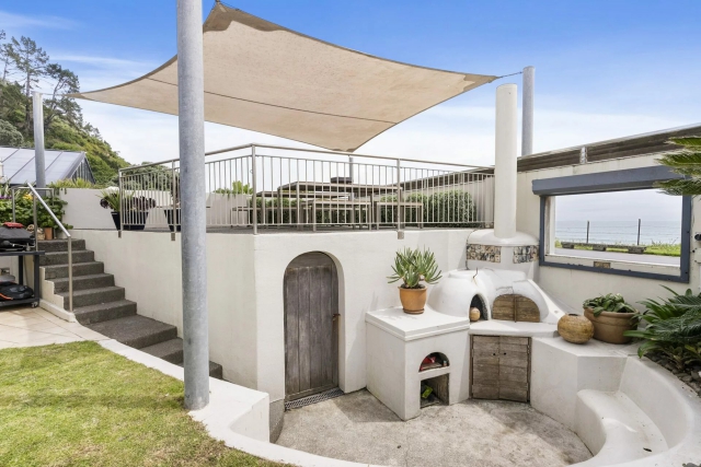 Beachfront on Waiheke 