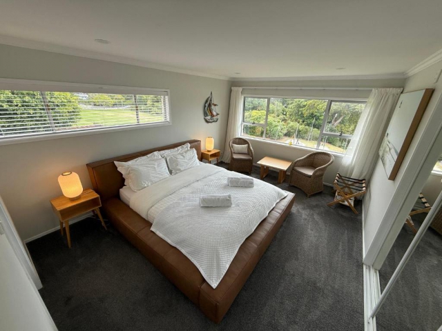 Waiake Beach Apartments