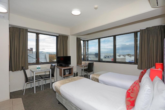 Quality Suites Central Square