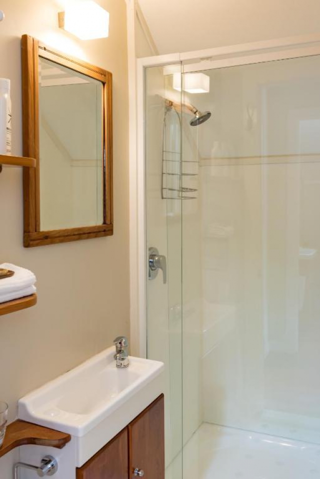 Arcadia Lodge Russell